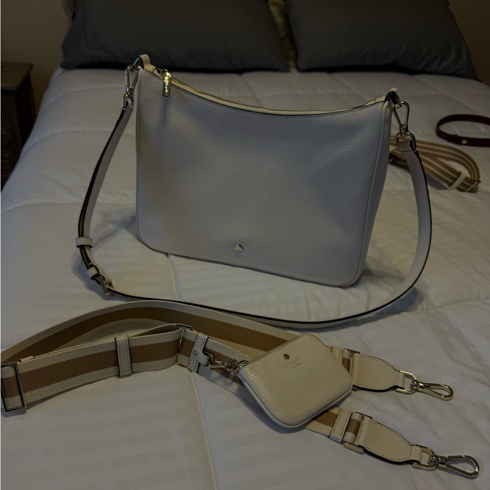 Elegant Cream Shoulder Bag